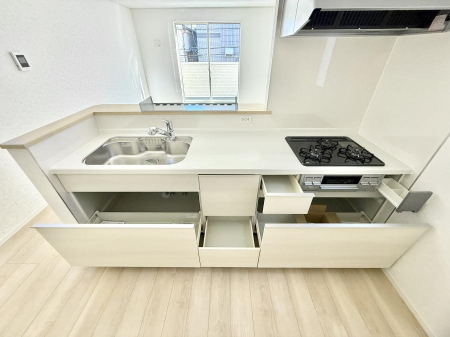 �L�b�`�� �����������������Ԃ����܂��A�Ί炠�ӂ��L�b�`��