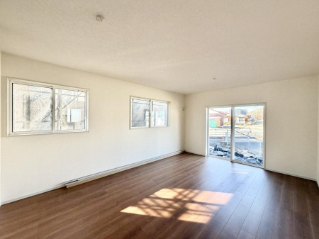 ���r���O ���������S�n�̂����A���z�̃��r���O