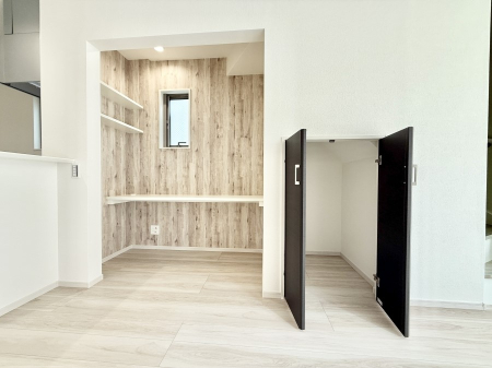 rO ql̃rOwKe[NȂǂɗpłX^fBJE^[Xy[X  