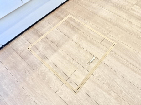 ̑ ݔBꂽ[Xy[XŉƑŜXbL