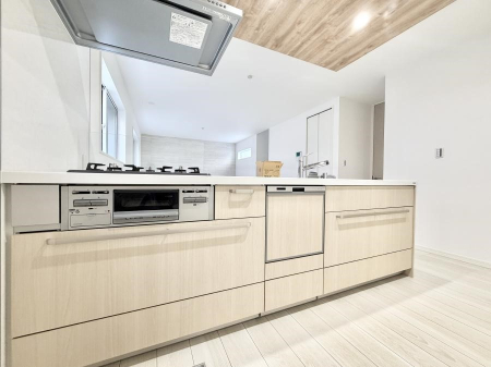 �L�b�`�� ��������b���[�܂�ΖʃL�b�`���I�Ƒ��Ƃ̉�b���͂��݂܂�  