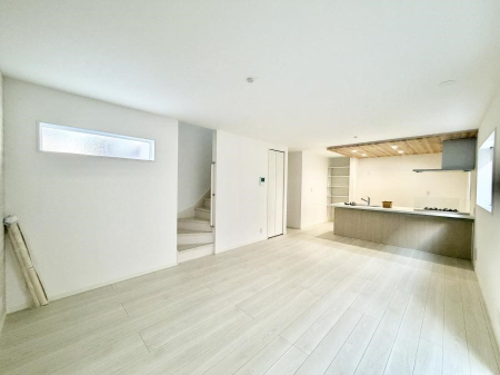 ���r���O �������Ƒ������R�ƏW�܂�A�y�������Ԃ��߂����郊�r���O