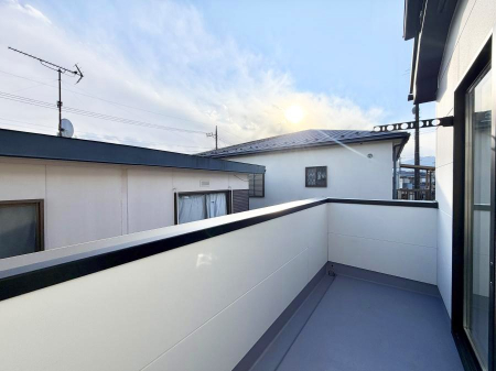 �o���R�j�[ ������ ���R��g�߂Ɋ�����A�J���I�ȃo���R�j�[