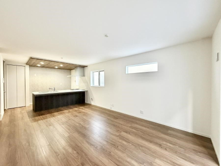 ���r���O ���̊Ԃɂ��Ƒ����W�܂����Ⴄ����ȃ��r���O�����ł����