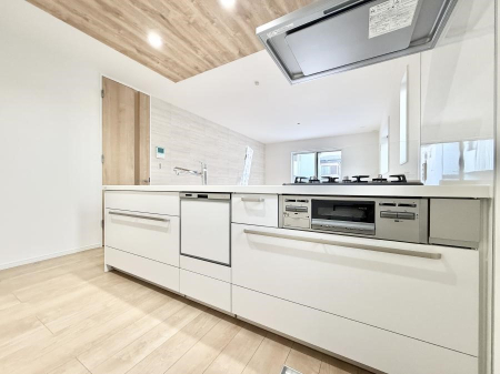 �L�b�`�� �������Ƒ��̉�b���e�ށA�S�n�悢�L�b�`���X�y�[�X