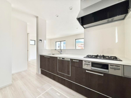 �L�b�`�� �����������������Ԃ����܂��A�Ί炠�ӂ��L�b�`��