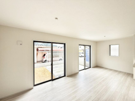 ���r���O ���������났�ƏΊ炪�W�܂�A�S���܂郊�r���O