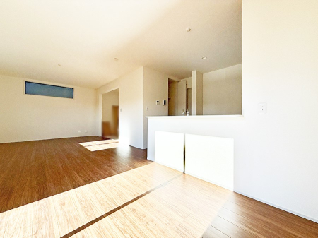 ���r���O ���������났�ƏΊ炪�W�܂�A�S���܂郊�r���O