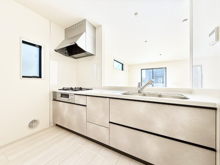 �L�b�`�� ���������y���݂ƐH�ׂ�K����͂���L�b�`��