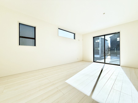 ���r���O ���������S�n�̂����A���z�̃��r���O