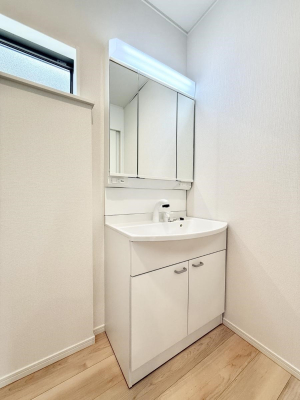 ʑEʏ 邢ʏ͖̎yłႢł