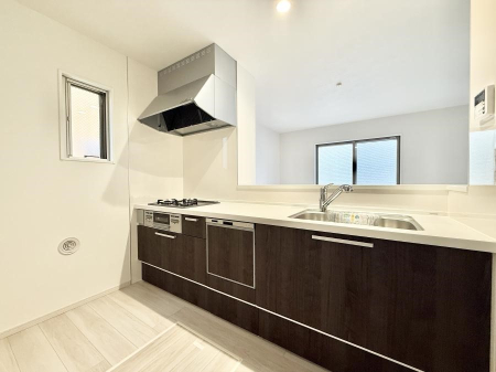 �L�b�`�� �����������������Ԃ����܂��A�Ί炠�ӂ��L�b�`��