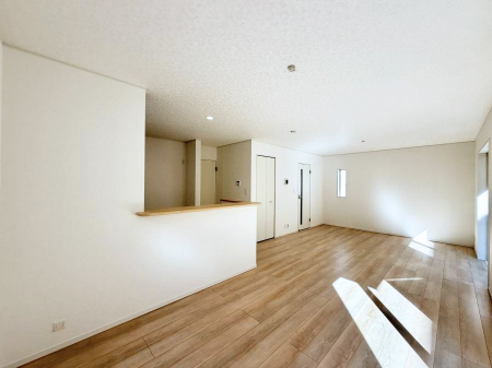 ���r���O ���������S�n�̂����A���z�̃��r���O