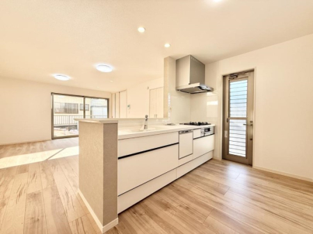 �L�b�`�� �����������������L�b�`���͖��邭�S�~�̂Ăɕ֗��I�ʕ����ǍD�I�Ŋ������ł���  