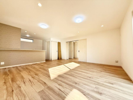 ���r���O �������i�`�������ȃ��r���O�͂ǂ�ȃC���e���A�ɂ������܂�  