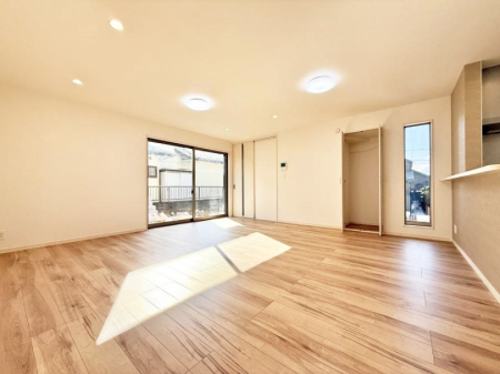 ���r���O ���������R�̌����������݁A���邢��Ԃ��L����܂�