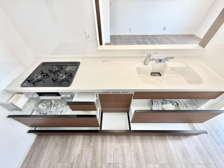 �L�b�`�� �����������������Ԃ����܂��A�Ί炠�ӂ��L�b�`��