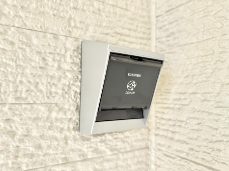 ���̑����� �ݔ�������ŊȒP�ɏ[�d�ł��A�G�R�ȃJ�[���C�t���T�|�[�g