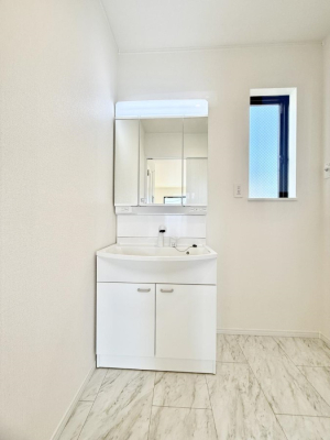 ʑEʏ 邢ʏ͖̎yłႢł