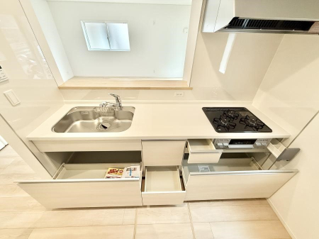 Lb` ƑƂȂAR~jP[V̏