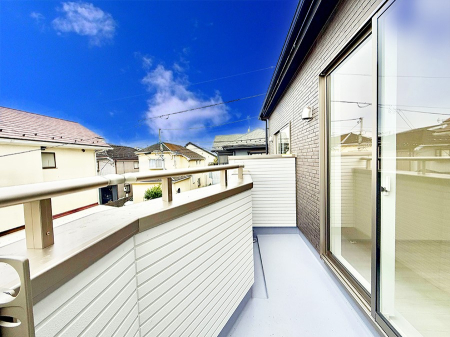 �o���R�j�[ ������ �G�߂̈ڂ낢����������J���I�ȋ�Ԃł�