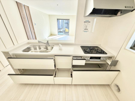 �L�b�`�� �������Ƒ����J��[�߂�A������̂���L�b�`��