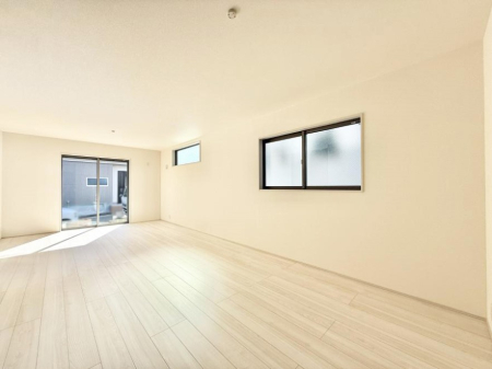 ���r���O ���������S�n�̂����A���z�̃��r���O