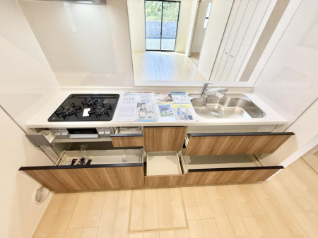 �L�b�`�� �������Ƒ����J��[�߂�A������̂���L�b�`��