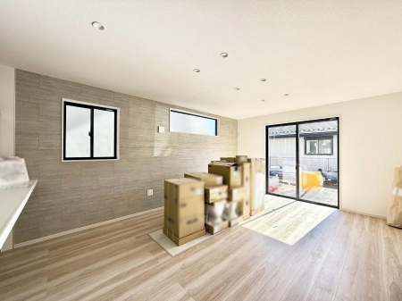 ���r���O ���������S�n�̂����A���z�̃��r���O