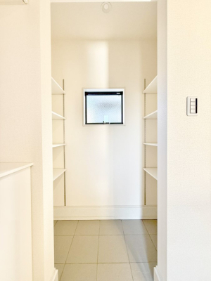 ���[ �������V���[�Y�C���N���[�[�b�g�t�Ȃ̂ŁA�O�Ŏg�������܂Ƃ߂Ď��[�A�������茺�ւ�  