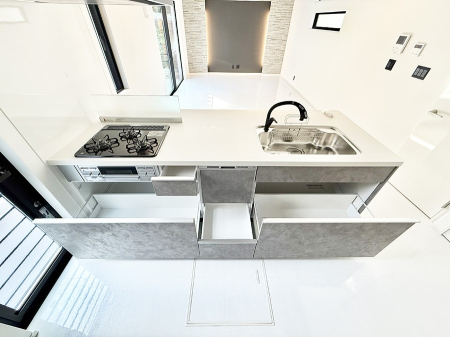 �L�b�`�� ���[�͖L�x�ȃV�X�e���L�b�`���ł��I