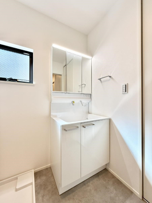 ʑEʏ 邢ʏ͖̎yłႢł