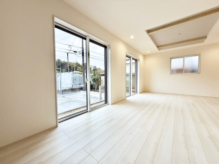 ���r���O ���������났�ƏΊ炪�W�܂�A�S���܂郊�r���O