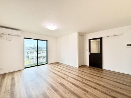 ���r���O ���������C�Ȃ���������ʂɂ���A�����̋��