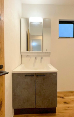 ʑEʏ 邢ʏ͖̎yłႢł