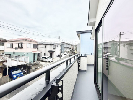 �o���R�j�[ ������ �G�߂̈ڂ낢����������J���I�ȋ�Ԃł�