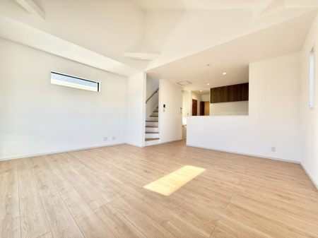 ���r���O ���������R�Ɖ�b�����܂��A�S�n�悢�ЂƂƂ�