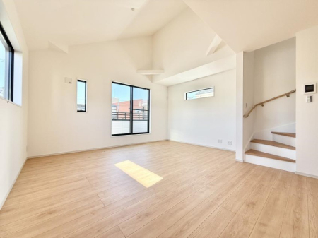 ���r���O ���������r���O�C���K�i�́A�Ƒ��̉�b�A��̊������������Ԃł��B