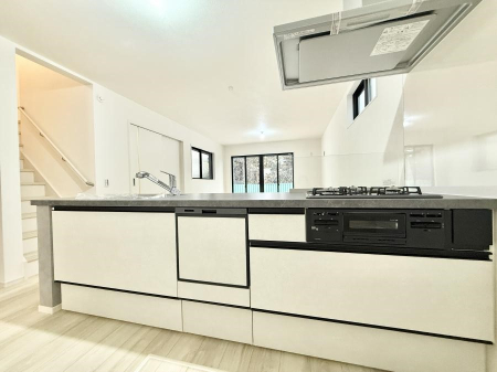 �L�b�`�� �����������������Ԃ����܂��A�Ί炠�ӂ��L�b�`��