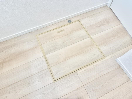 ̑ ݔBꂽ[Xy[XŉƑŜXbL