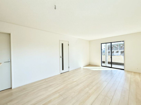 ���r���O ���������S�n�̂����A���z�̃��r���O