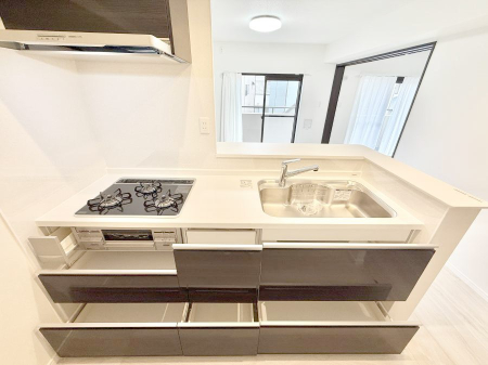 �L�b�`�� �������Ƒ����J��[�߂�A������̂���L�b�`��