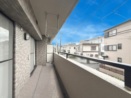 �o���R�j�[ ������ �G�߂̈ڂ낢����������J���I�ȋ�Ԃł�