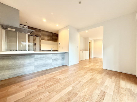 ���r���O ���������났�ƏΊ炪�W�܂�A�S���܂郊�r���O