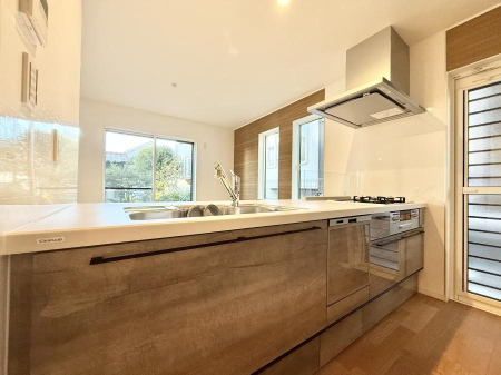 �L�b�`�� �����������������Ɗy�����Ȃ�A���K�ȃL�b�`�����