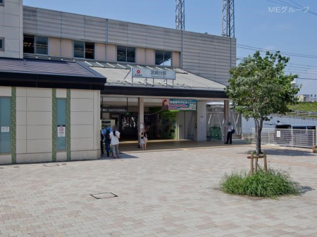 ӊ w 1040m }cssu{vw