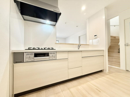 �L�b�`�� �������V���v���Ŕ������S�n�悢���Ԃ𐶂ރL�b�`�����