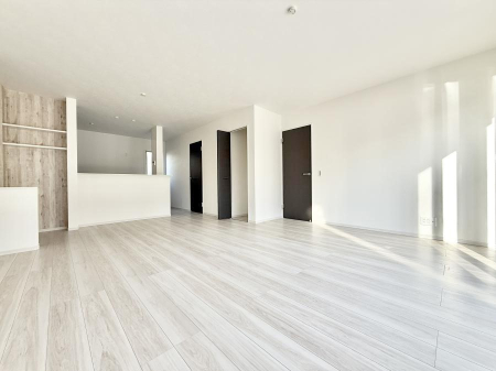 ���r���O �������Ƒ������R�ƏW�܂�A�y�������Ԃ��߂����郊�r���O