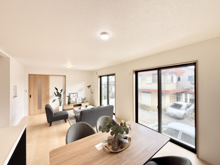 ���r���O ���������났�ƏΊ炪�W�܂�A�S���܂郊�r���O