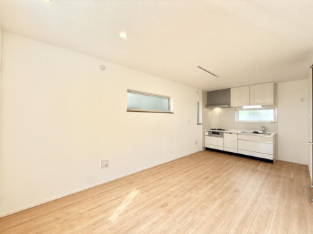 ���r���O ���������났�ƏΊ炪�W�܂�A�S���܂郊�r���O